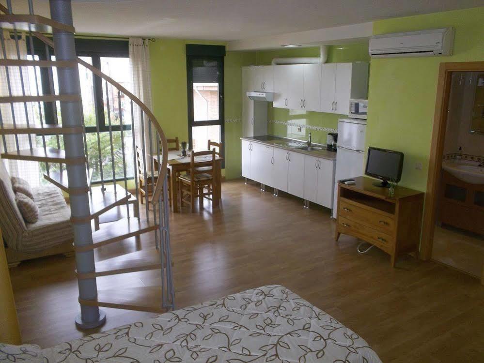 Apartamentos Barajas Мадрид Екстериор снимка